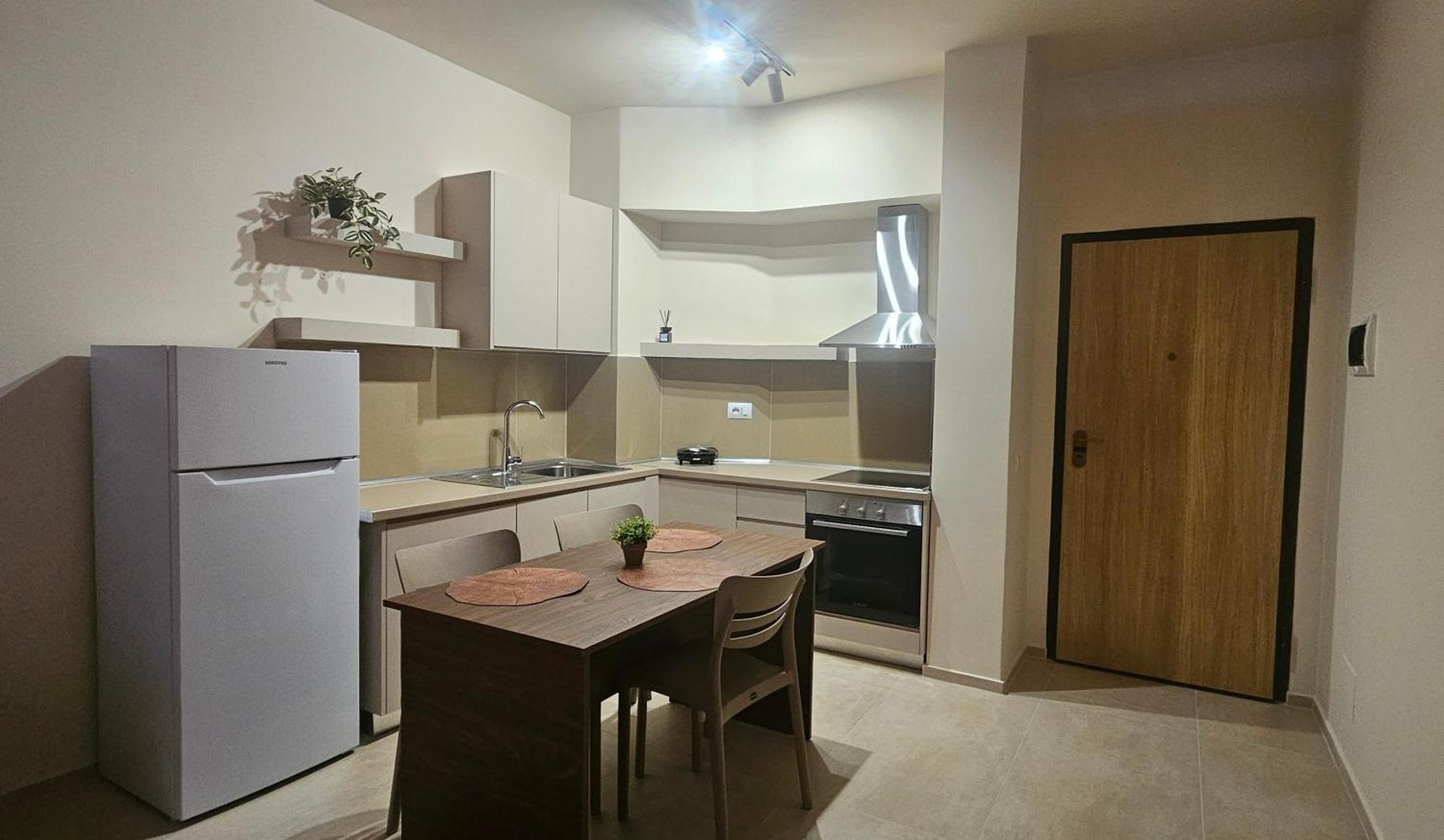 Vlorë Vacation Station Sea View Apartament מראה חיצוני תמונה